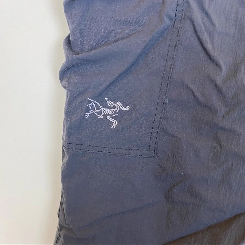 Arc'teryx Women's Cargo Shorts - Dark Blue - Picture 2 of 8